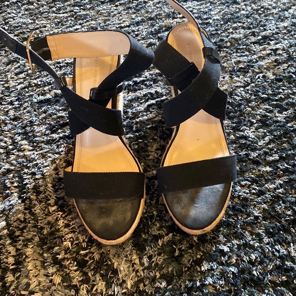 Banana republic size 9 wedges